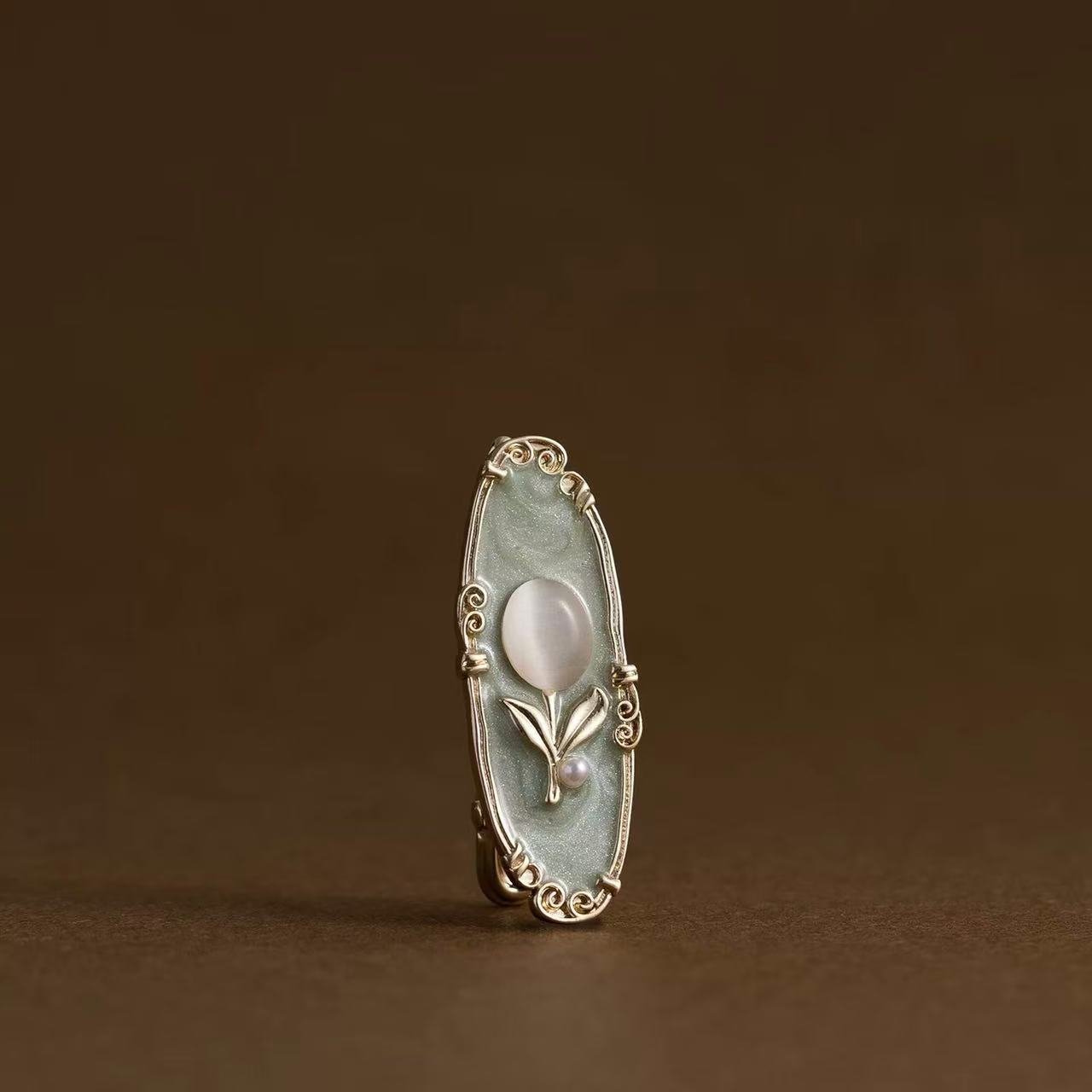 French Pearl Floral Hair Clip, Elegant Side Barrette with Vintage Flower Design