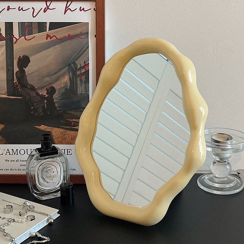 Aesthetic Cloud-Shaped Foldable Desk Mirror – HD Standing Vanity Mirror